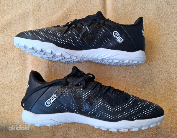 Футбольные бутсы PUMA Future Play TT