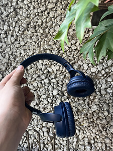 Наушники JBL (2 фото из 2)