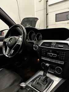Mercedes-Benz C-klass (10 foto / 13)