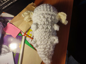 Käsitsi valmistatud pehme mänguasi axolotlist (2 foto / 3)