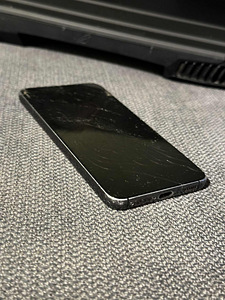 Samsung s22 (3 фото из 3)