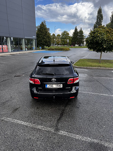 Toyota Avensis (4 foto / 12)
