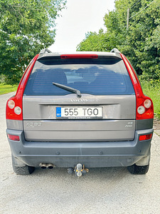 Volvo XC90 (5 foto / 8)