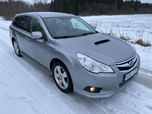 Subaru Legacy 2011 - 2.0 дизель (6 фото из 12)