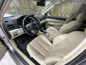 Subaru Legacy 2011 - 2.0 дизель (8 фото из 12)