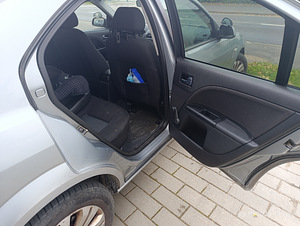 Ford Mondeo 3, 1.8b 2007 (6 фото из 13)