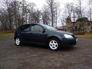 Müüa hooldatud, korralik ja öknoomne Golf 5 1.6 75 kW (9 foto / 10)