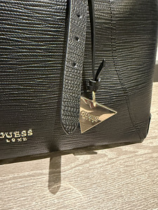GUESS Luxe nahkkott (2 foto / 5)