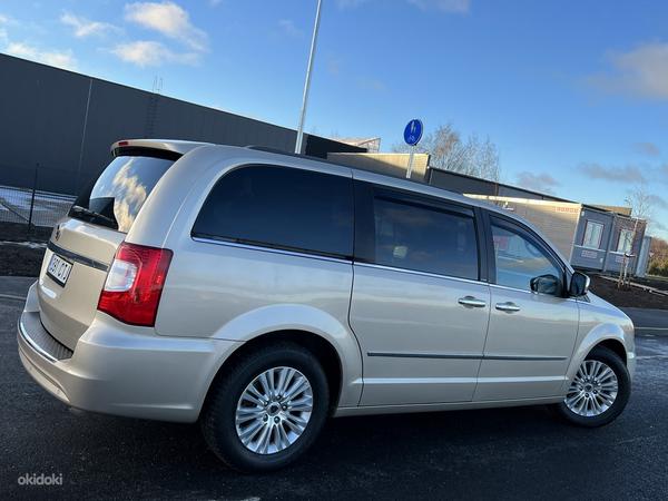 Lancia Grand Voyager PLATINUM LIMITED EDITION STOW & GO 2.8CRD (фото #6)