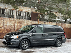 LANCIA VOYAGER 2.8CRD LIMITED STOW&GO JARELMAKSU VÕIMALUS (5 foto / 15)