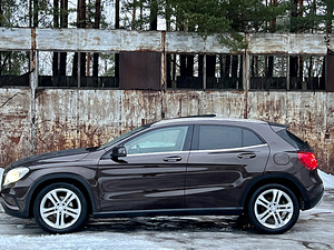 MERCEDES BENZ GLA 220CDI 4MATIC INDIVIDUAL (4 foto / 15)