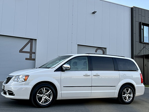 LANCIA GRAND VOYAGER PLATINUM FACELIFT MY2013 JARELMAKS (5 foto / 15)