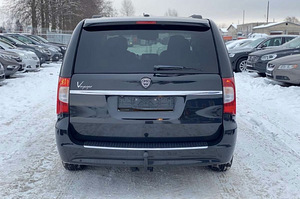 Lancia Voyager GRAND PLATINUM FACELIFT MY 2014 (7 foto / 15)