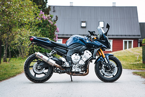 Yamaha FZ1-Fazer (3 foto / 4)