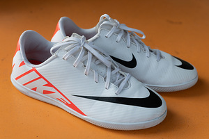 Детские кроссовки для зала NIKE JR. MERCURIAL VAPOR 15 CLUB