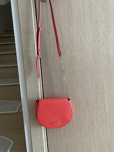 Guess (2 фото из 3)