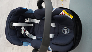Cybex Cloud Q с изофикс (3 фото из 3)