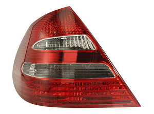 W211 sedaan classic elegance vasak tagatuli (1 foto / 2)