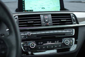 BMW 218 SPORTLINE FACELIFT LCI 2.0 TWIN POWER TURBO (8 foto / 15)