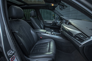 BMW X5 Sportline 3.0 Twin-power Turbo (5 foto / 15)
