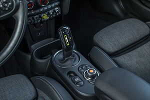 MINI Cooper SE Facelift Sport (8 foto / 14)