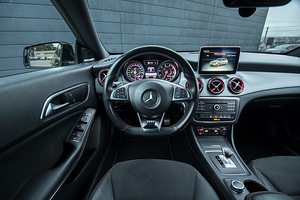 Mercedes-AMG CLA 45 PERFORMANCE (8 foto / 14)