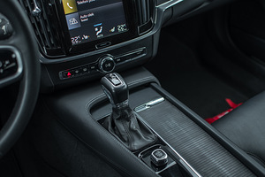 Volvo V90 Momentum Comfort 2.0 (10 foto / 15)