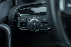 Mercedes-Benz CLA 180 Business Solution AMG (11 foto / 15)