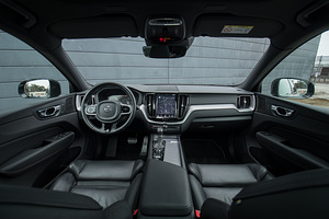 Volvo XC60 R-DESIGN 2.0 R-Design; SAFE PRO (5 foto / 15)
