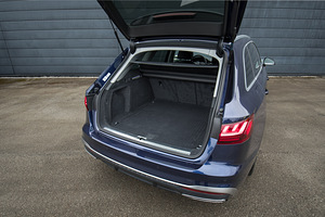 Audi A4 35TDI S-LINE (14 foto / 15)