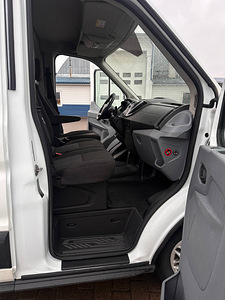 Ford Transit 2.2 92kW (13 foto / 15)