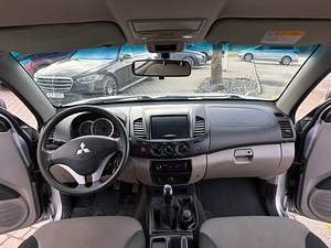 Mitsubishi L200 2.5 100kW (13 foto / 15)