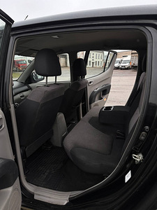 Mitsubishi L200 2.5 100kW (15 foto / 15)