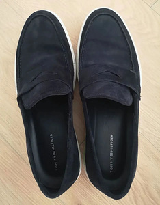 Tommy Hilfiger kingad, s. 45 (2 foto / 5)