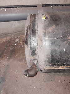 Mantelboiler ca 200 L püstine jalgadel. (3 foto / 10)