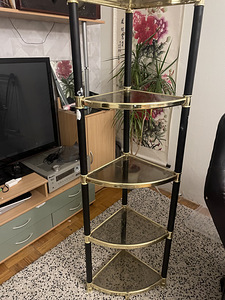 Annan ära nurgaklaasiriiuli (1 foto / 3)