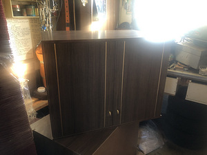 Suur riidekapp 182,5x89x56, pruun, kuldsete ilustustega (6 foto / 6)