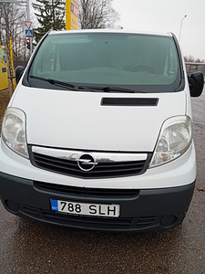 Opel vivaro (4 фото из 6)