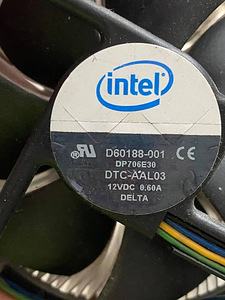 Процессор Intel Core 2 Duo с радиатором и кулером (2 фото из 5)