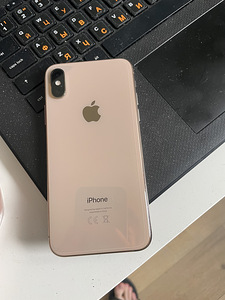 iPhone Xs iPhone Xs (2 foto / 10)