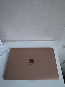Mac book air 2019 (4 foto / 4)