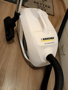 Veefiltriga tolmuimeja Kärcher DS 6.000 (1 foto / 10)
