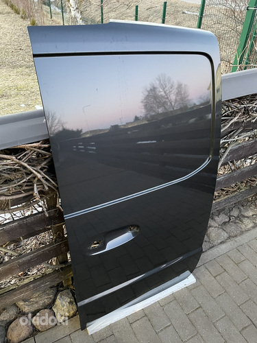 Mercedes Benz vito 447 задняя правая дверь (фото #1)