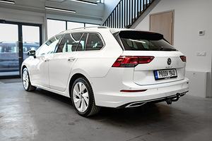 2021 Volkswagen Golf Style 2.0 TDi 110kw ATM (2 foto / 15)