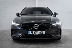 2020 Volvo V60 R-Design 2.0 D4 140kW (5 foto / 15)