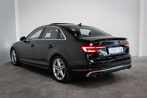 Audi S4 3.0 V6 Turbo 260kW (2 foto / 15)