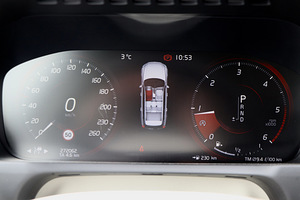 VOLVO XC 90 2015 Inscription Xenium Business PRO 2.0 165kw (10 foto / 13)