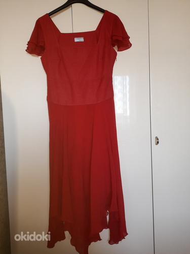 Продается женское платье (фото #2)