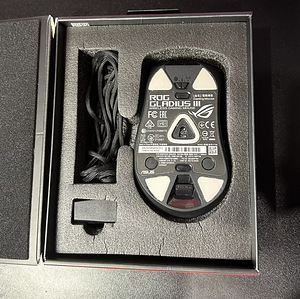 ASUS ROG Gladius III Wireless mänguhiir (4 foto / 4)