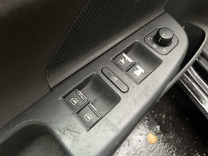 VOLKSWAGEN GOLF 5 (12 foto / 13)